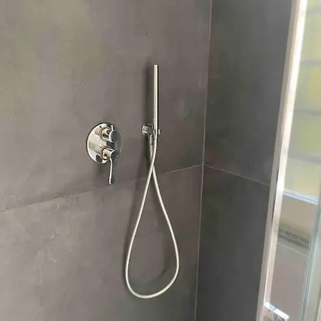 Cucchiari 2 Tipo Daire Modena